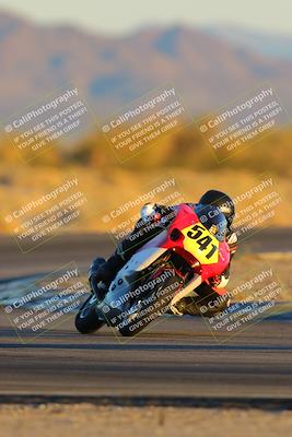 media/Jan-21-2023-CVMA (Sat) [[b9eef8ba1f]]/Race 13 500 Supersport-350 Supersport/